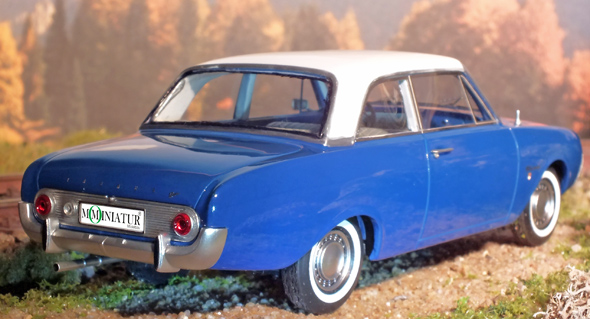tl_files/bilder/MO-Miniatur/MoMi1301-01b Ford Taunus 17M.jpg