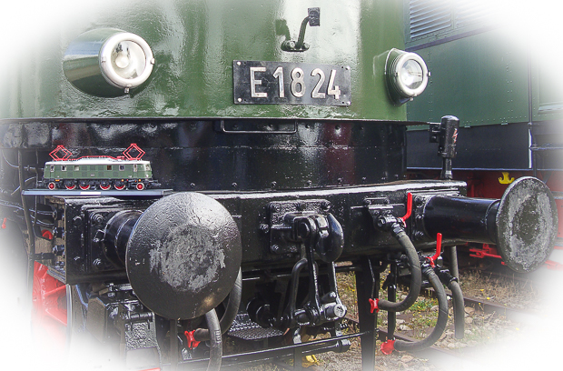 E 18 24 Vorbild und Märklin-Modell (Foto: Märklin)