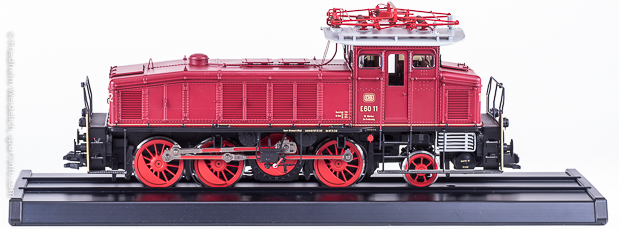 tl_files/bilder/Maerklin/Maerklin DB E 60_VS.jpg