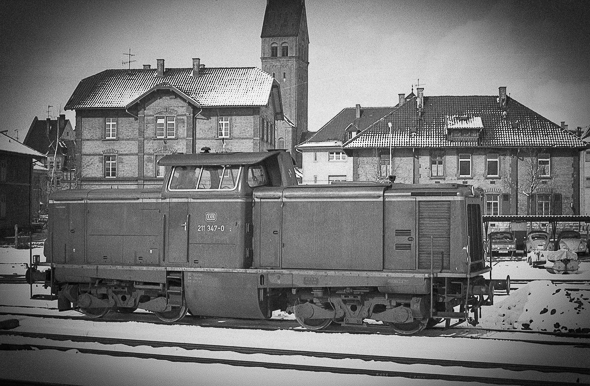 211 347 am 22.2.1973 im Bw Konstanz. Foto: Friedhelm Weidelich