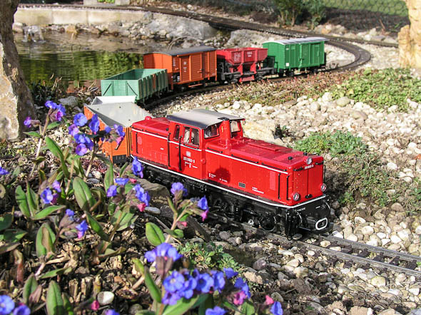Gartenbahn mit LGB-Fahrzeugen