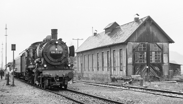 Lokschuppen Schömberg 1970, Copyright 2012 Friedhelm Weidelich